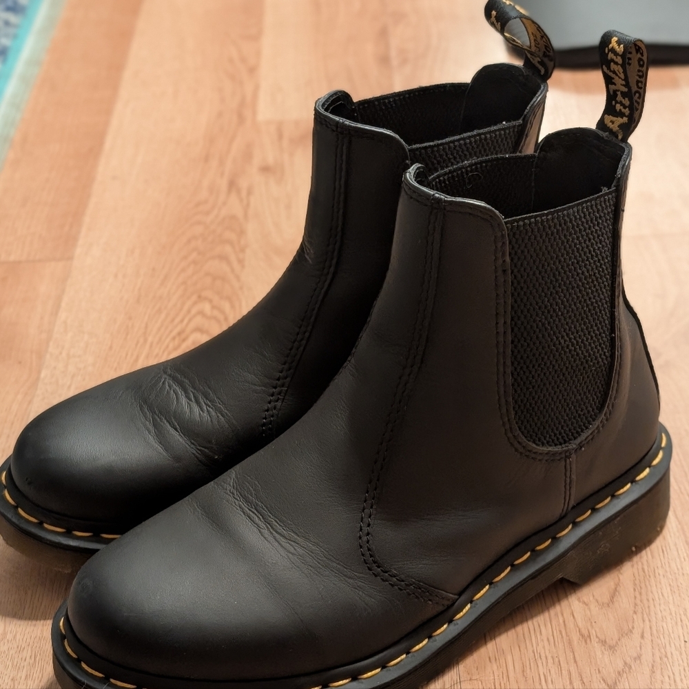 Dr Martens 2976 Chelsea Boot